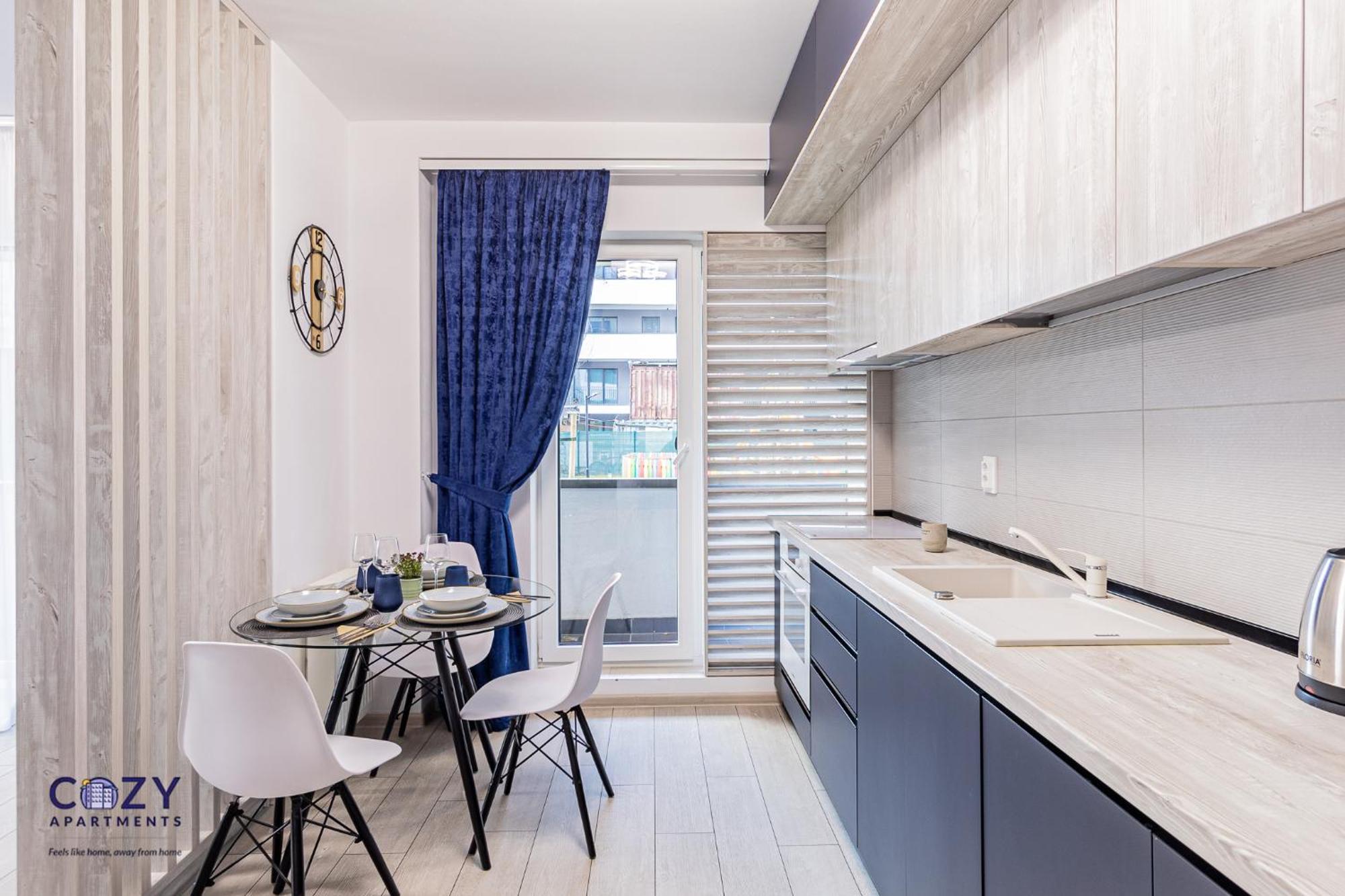 Luxury Residences & In At Coresi Mall Apartament