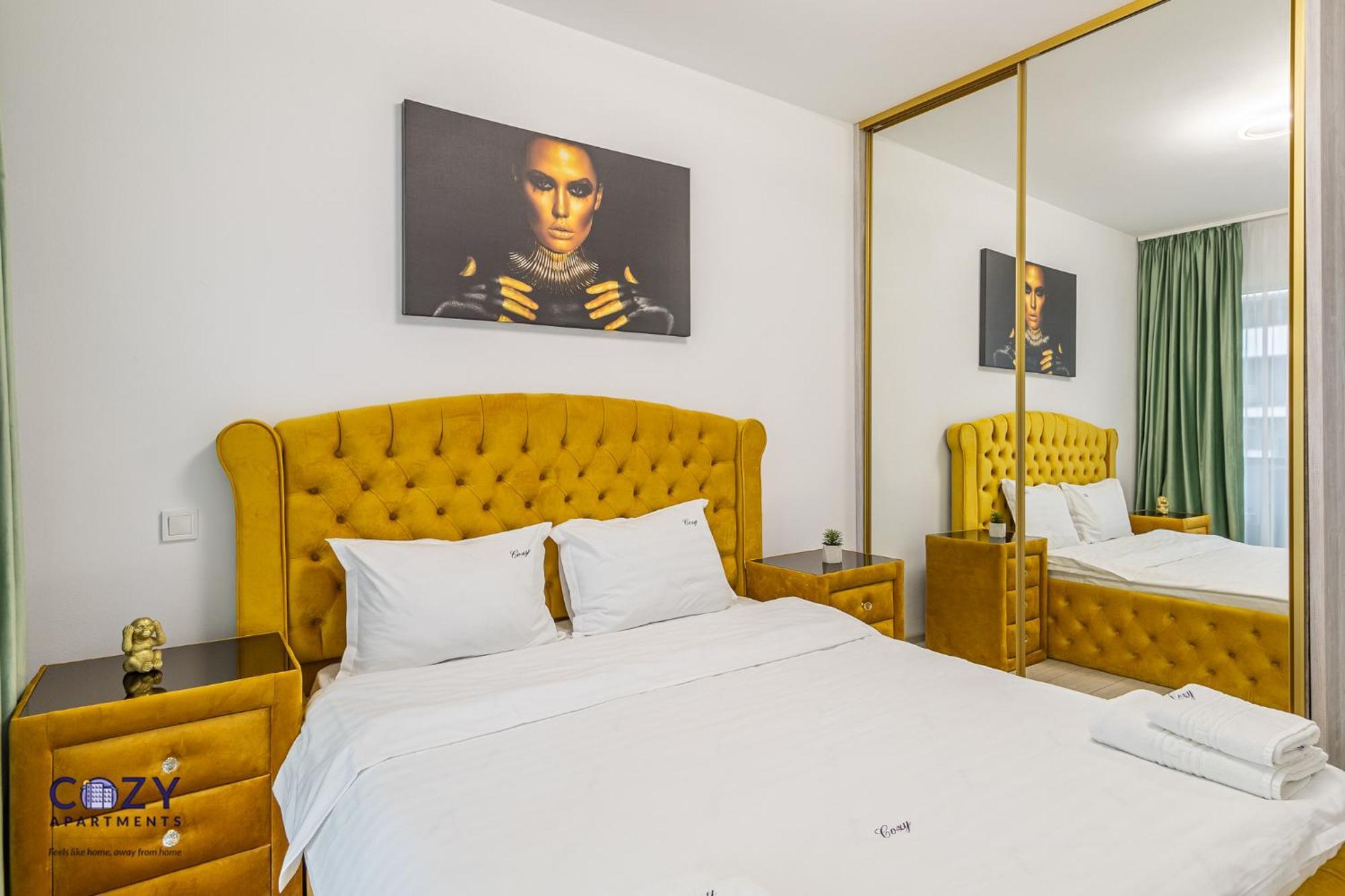 Luxury Residences & In At Coresi Mall Apartament *
